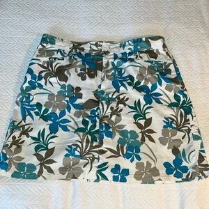 Croft&Barrow Skirt Skort in Teal, Turquoise, Taupes on White Background 10